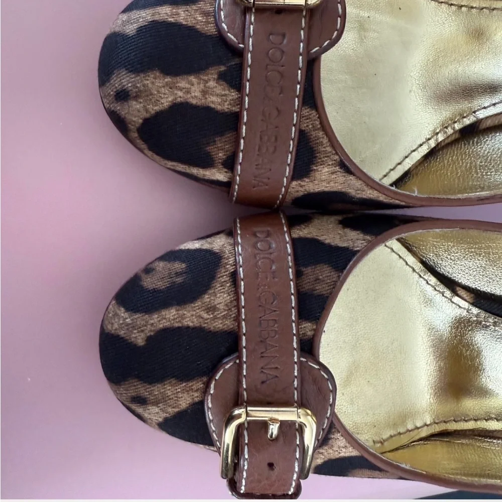 Dolce & Gabbana Leopard Heels with Gold Buckle SIZE 37 or US 7 - Picture 3 of 6
